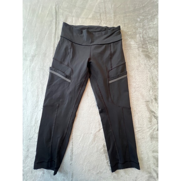 lululemon athletica Pants - Lululemon Cargo Crop Leggings Womens 4 Black Pocket Athletic Yoga Pants